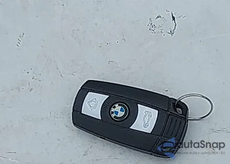 2013 BMW X1 Sdrive28I z USA, uszkodzony, nr VIN WBAVM1C51DVW42577